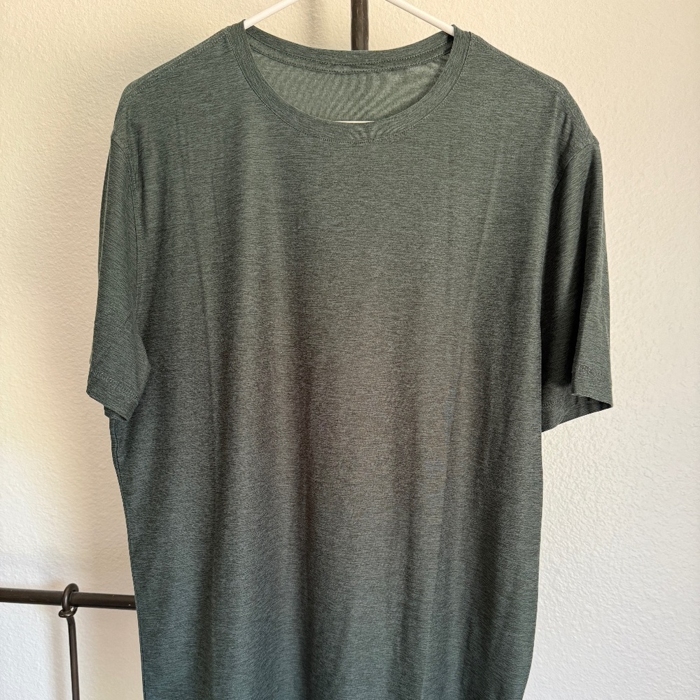 Mens Vuori Strato Tech Tee - NWOT, L - Aspen Heather